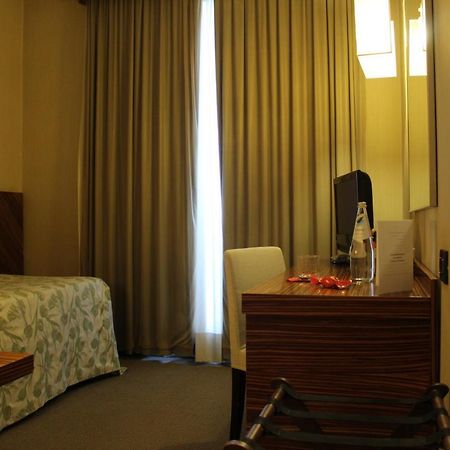Mh Hotel Piacenza Fiera Екстер'єр фото