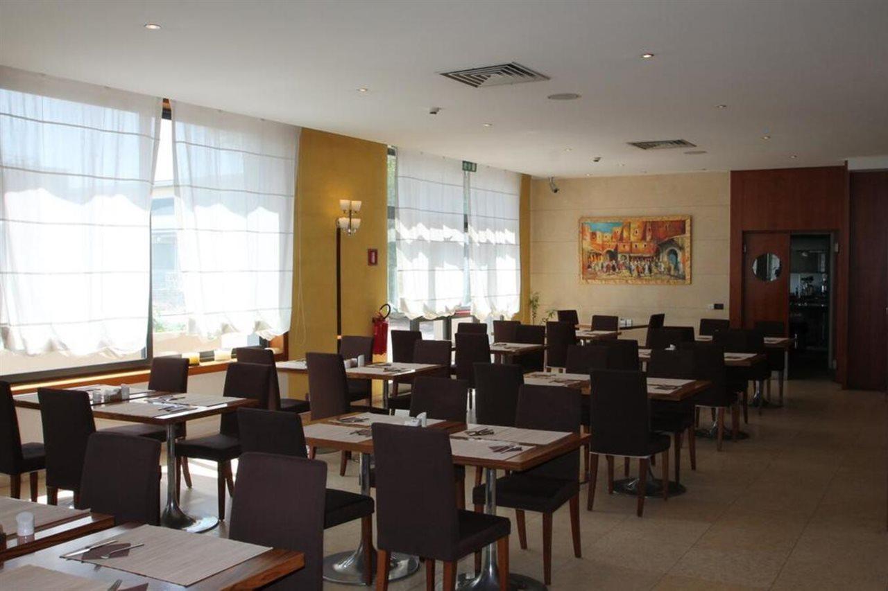 Mh Hotel Piacenza Fiera Екстер'єр фото