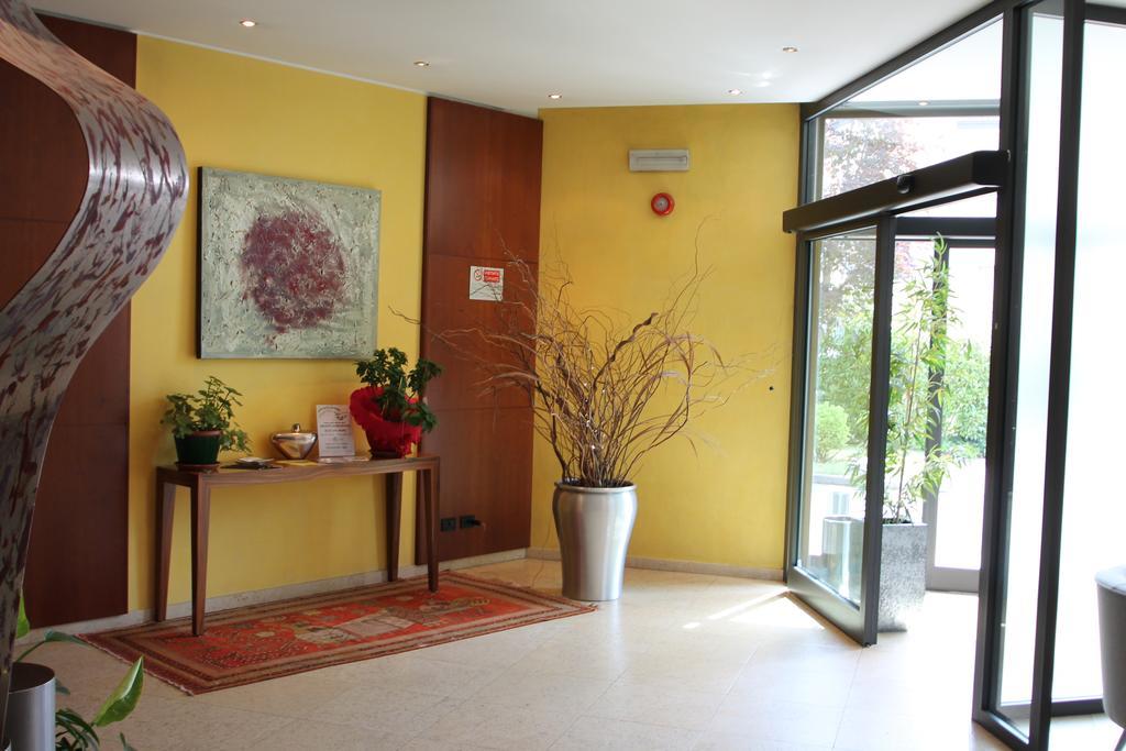 Mh Hotel Piacenza Fiera Екстер'єр фото