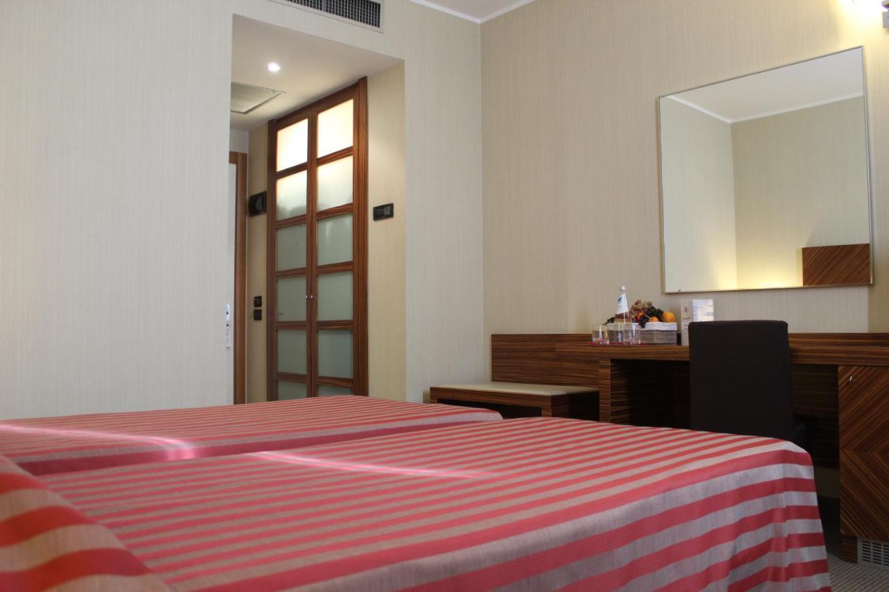 Mh Hotel Piacenza Fiera Екстер'єр фото