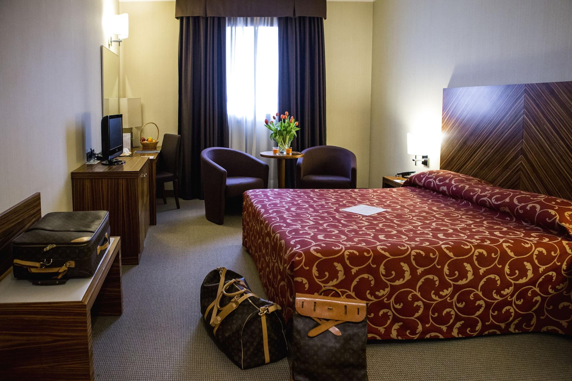 Mh Hotel Piacenza Fiera Екстер'єр фото