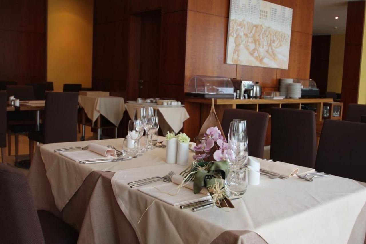 Mh Hotel Piacenza Fiera Екстер'єр фото