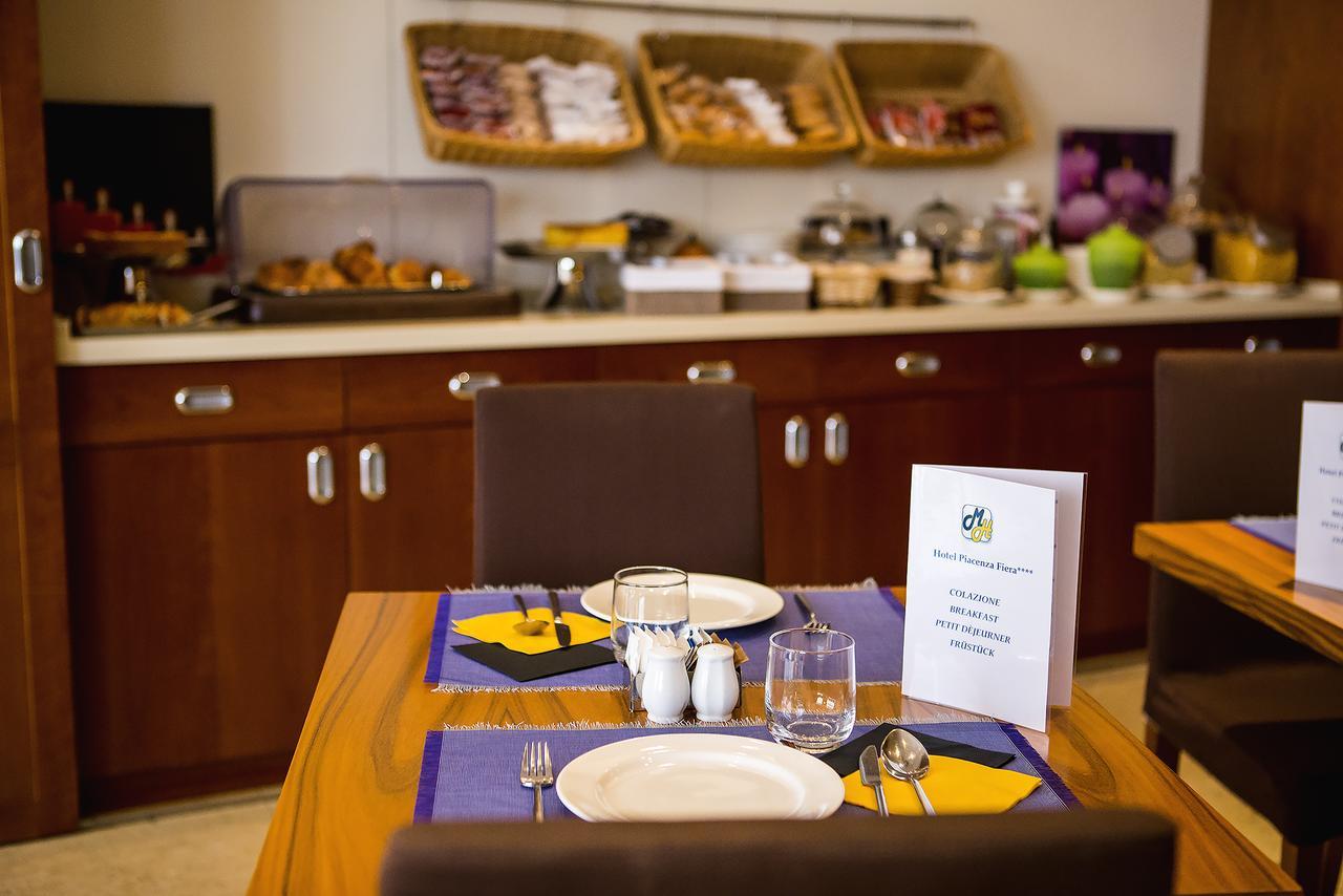 Mh Hotel Piacenza Fiera Екстер'єр фото