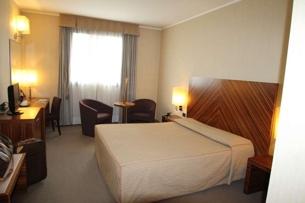 Mh Hotel Piacenza Fiera Номер фото