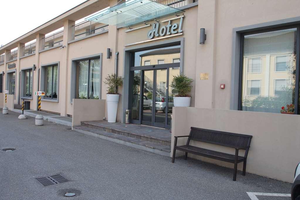 Mh Hotel Piacenza Fiera Екстер'єр фото