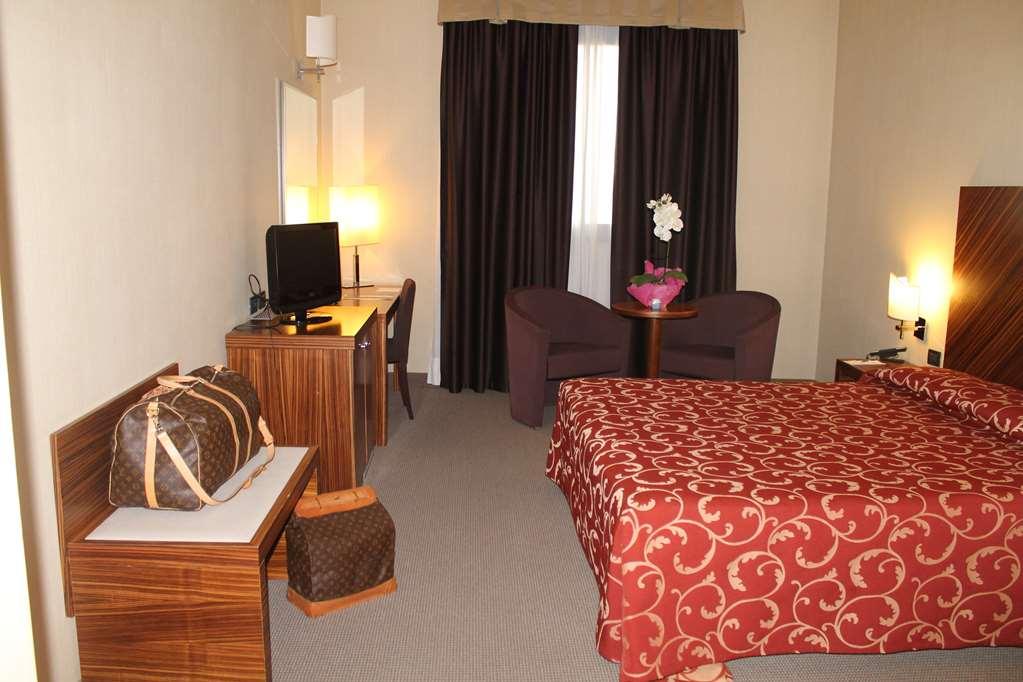 Mh Hotel Piacenza Fiera Номер фото