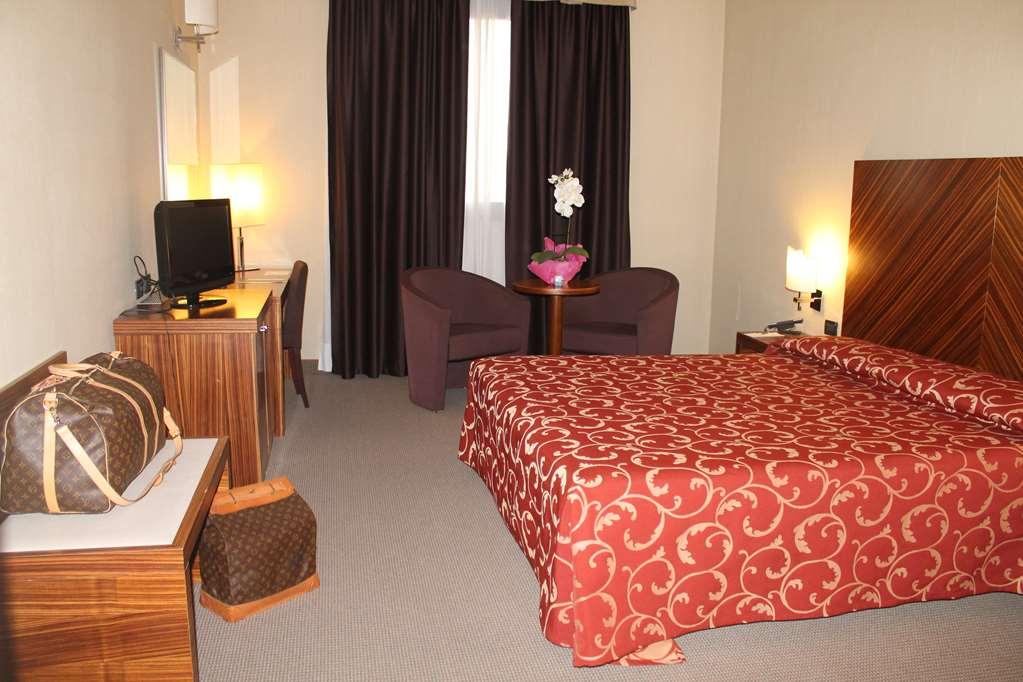 Mh Hotel Piacenza Fiera Номер фото